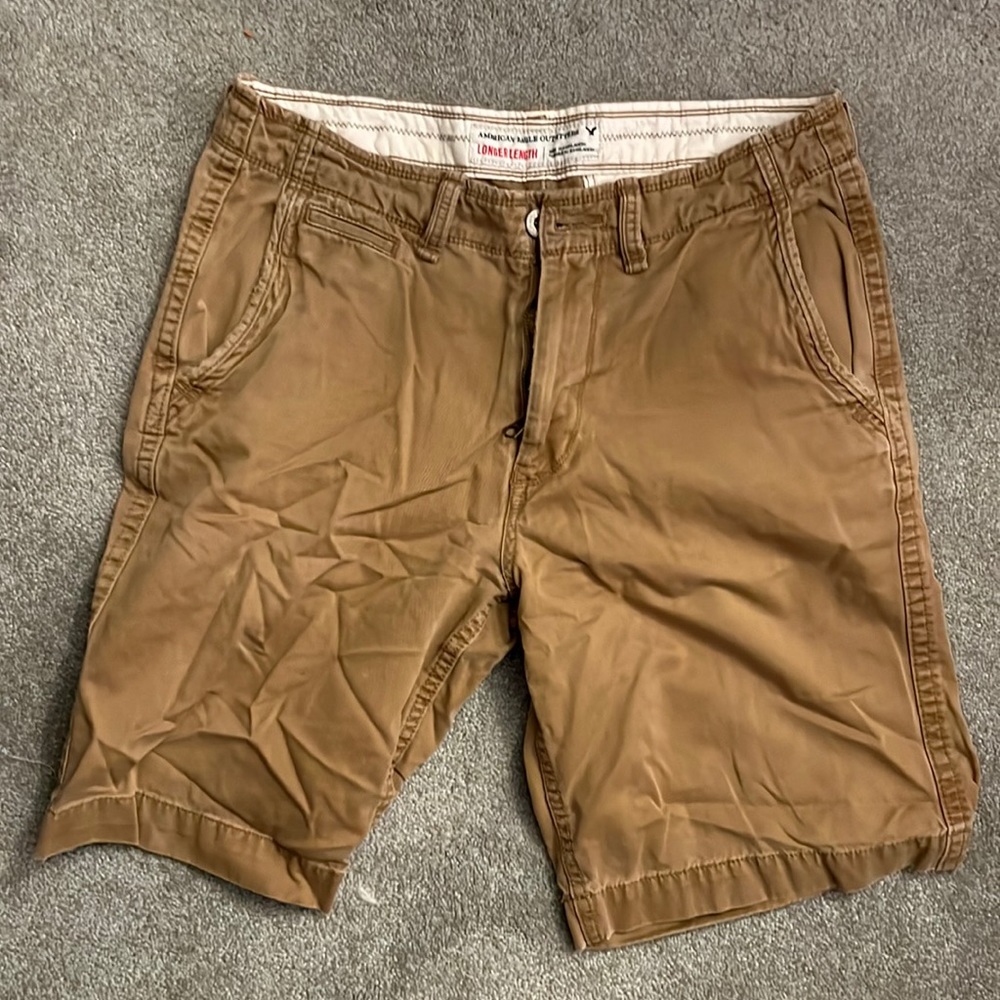 American eagle khaki shorts